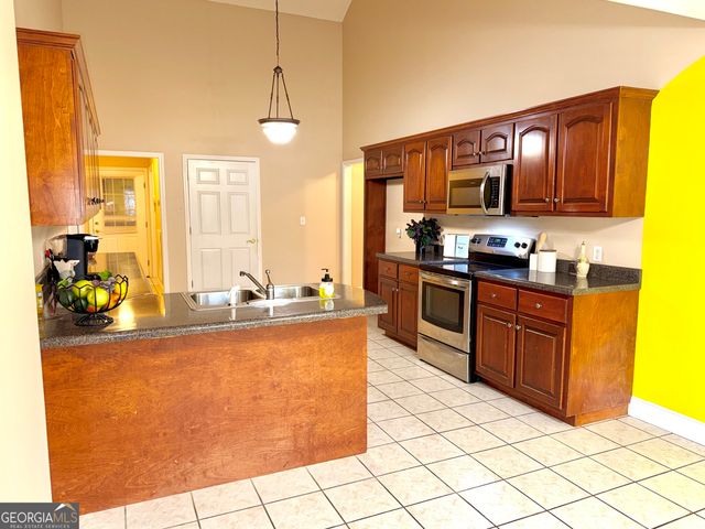 229 Lite N Tie Road, Gray, GA 31032