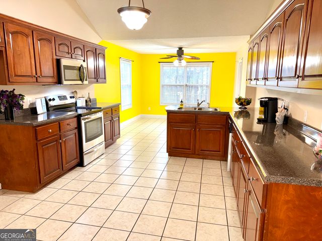 229 Lite N Tie Road, Gray, GA 31032