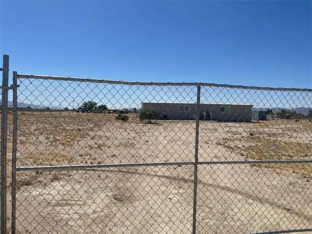 10794 Palomar, Lucerne Valley, CA 92356