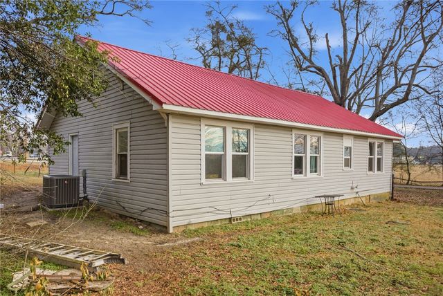 108 Boggs Drive, Townville, SC 29689