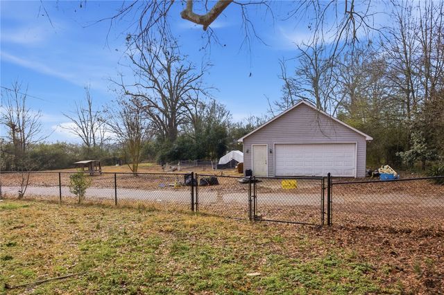 108 Boggs Drive, Townville, SC 29689
