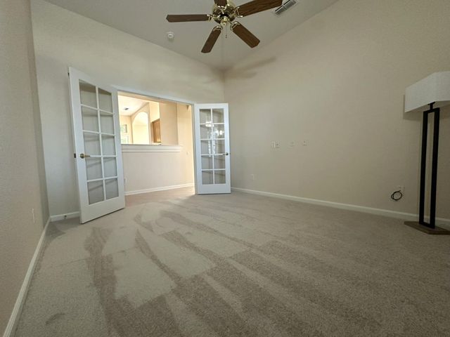 216 Mustang Ct, Roseville, CA 95747