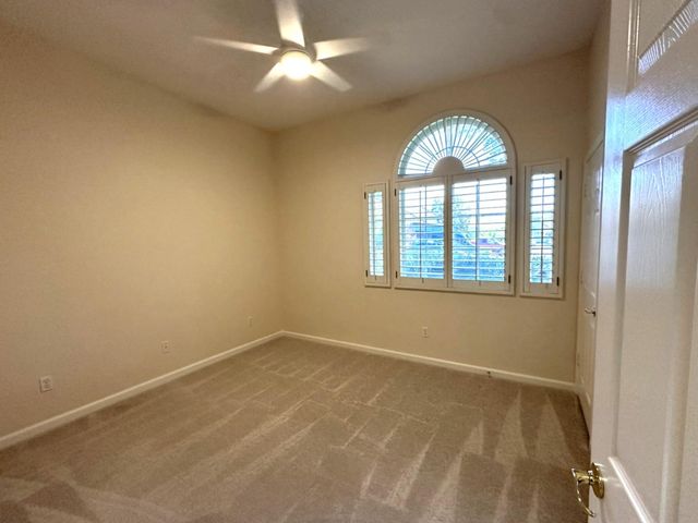 216 Mustang Ct, Roseville, CA 95747