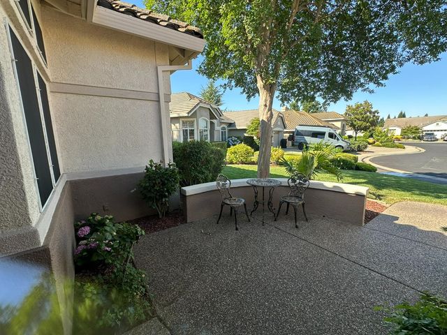 216 Mustang Ct, Roseville, CA 95747