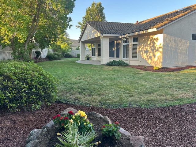 216 Mustang Ct, Roseville, CA 95747
