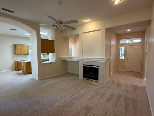 216 Mustang Ct, Roseville, CA 95747