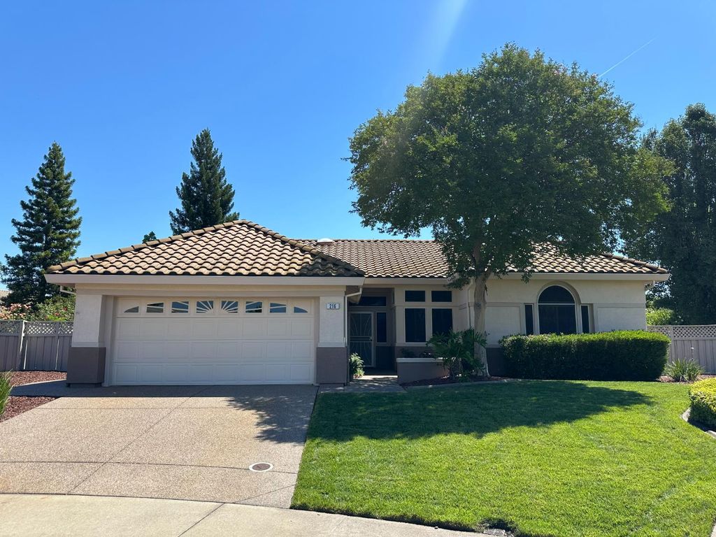 216 Mustang Ct, Roseville, CA 95747