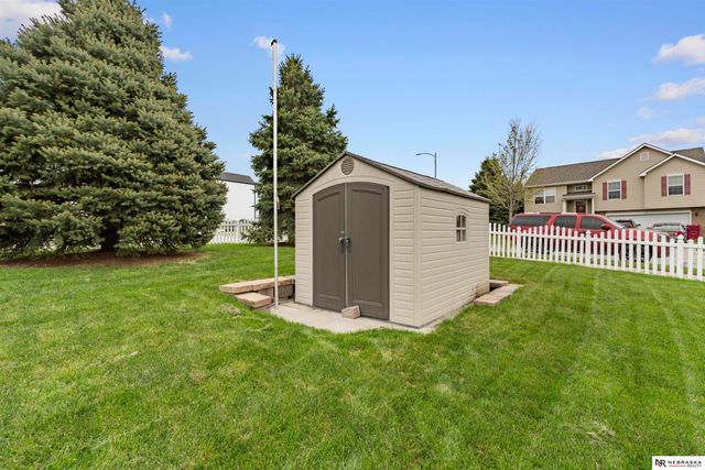 1711 N 206th Street, Elkhorn, NE 68022