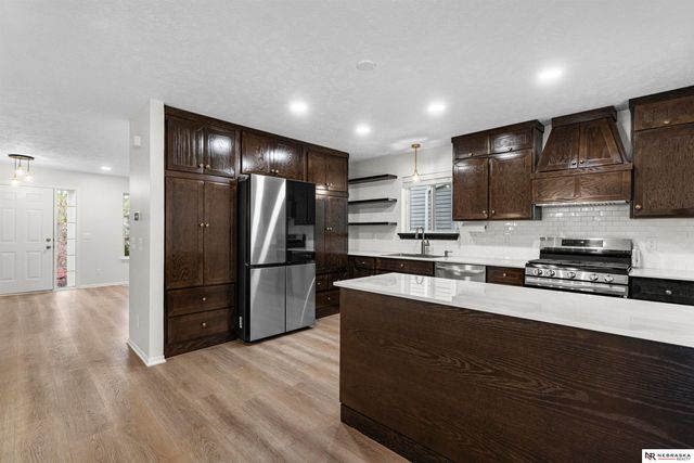 1711 N 206th Street, Elkhorn, NE 68022