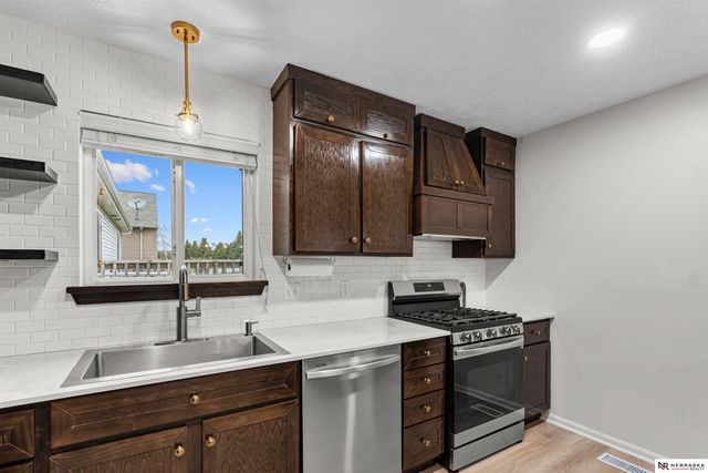 1711 N 206th Street, Elkhorn, NE 68022