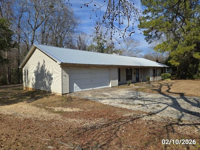 707 Lexington Ave., Kingstree, SC 29556