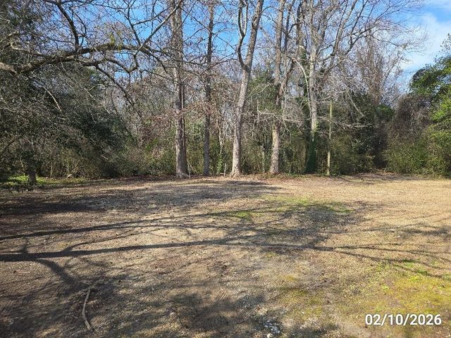 707 Lexington Ave., Kingstree, SC 29556