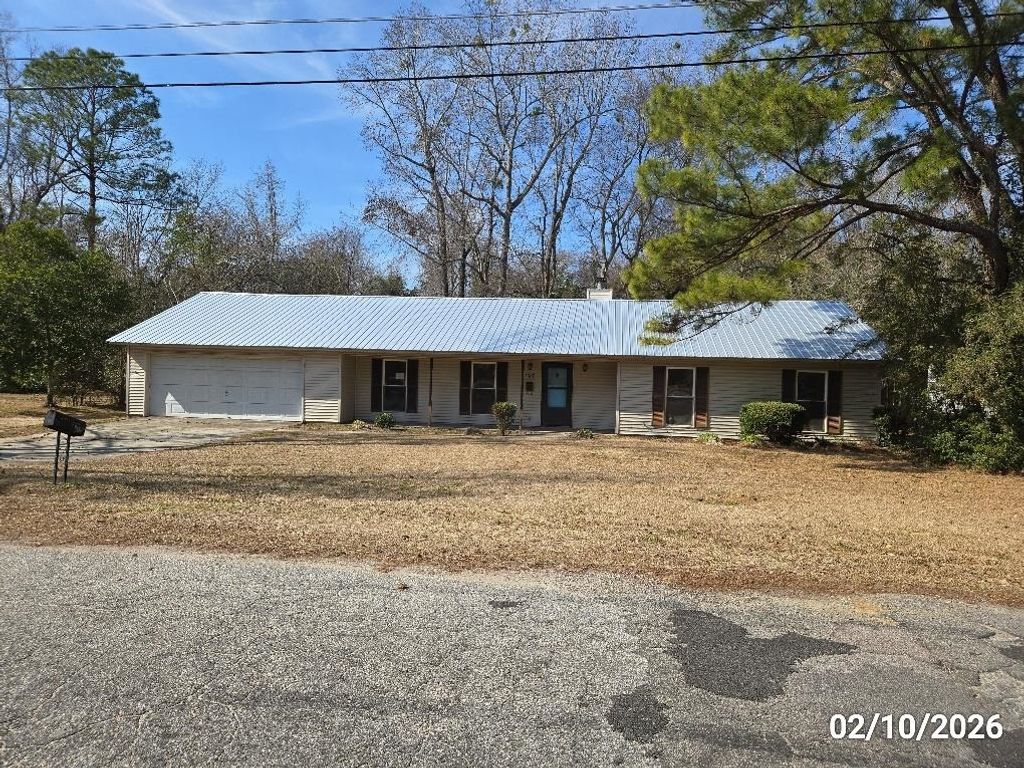707 Lexington Ave., Kingstree, SC 29556