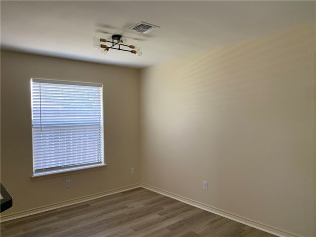 7017 Glasgow Dr, Corpus Christi, TX 78413