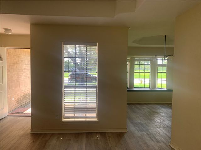 7017 Glasgow Dr, Corpus Christi, TX 78413