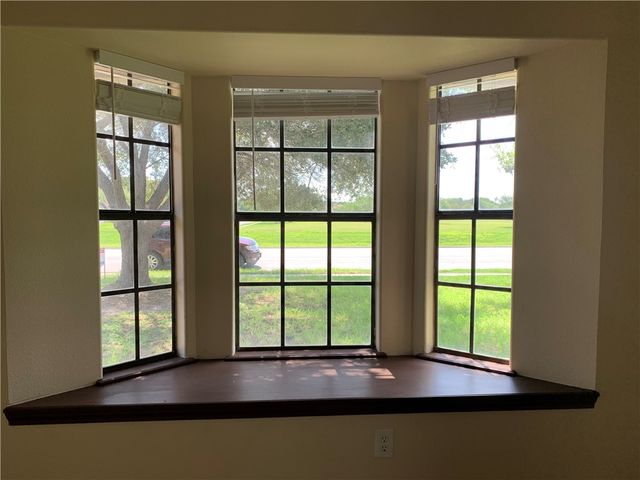 7017 Glasgow Dr, Corpus Christi, TX 78413