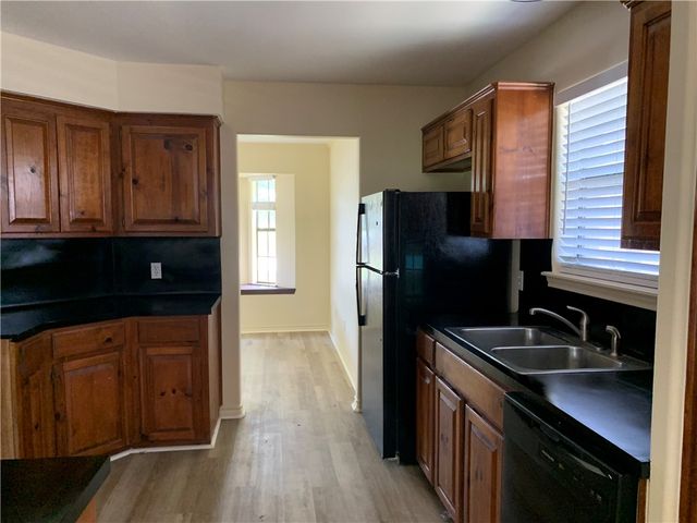 7017 Glasgow Dr, Corpus Christi, TX 78413