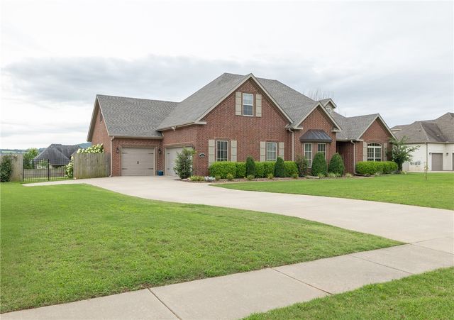 2439 Brookwater Lane, Fayetteville, AR 72703