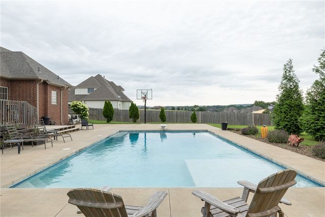 2439 Brookwater Lane, Fayetteville, AR 72703