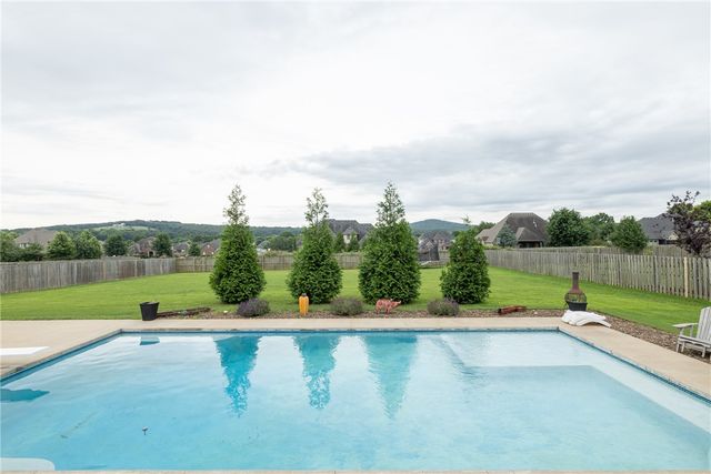 2439 Brookwater Lane, Fayetteville, AR 72703
