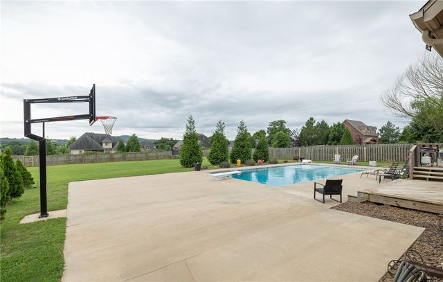 2439 Brookwater Lane, Fayetteville, AR 72703