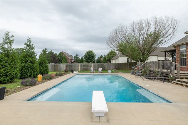 2439 Brookwater Lane, Fayetteville, AR 72703