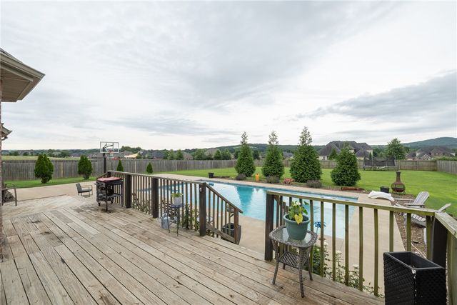 2439 Brookwater Lane, Fayetteville, AR 72703