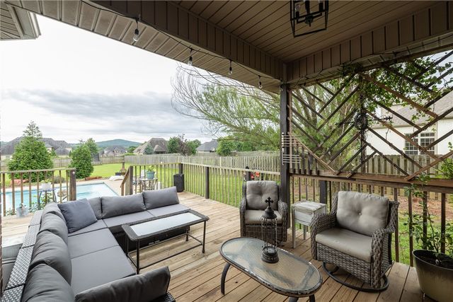 2439 Brookwater Lane, Fayetteville, AR 72703