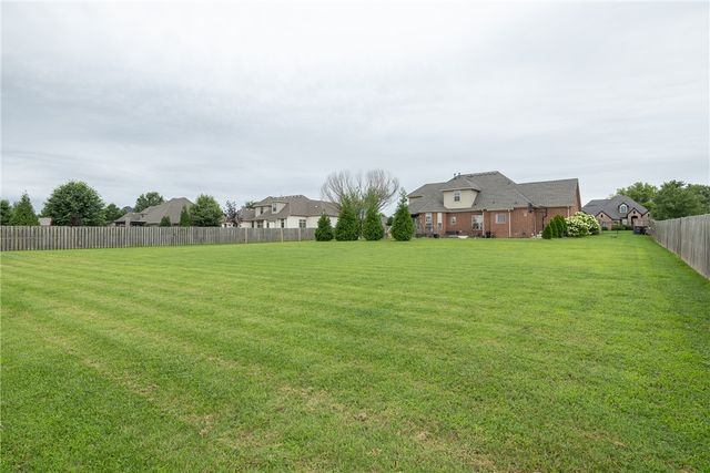 2439 Brookwater Lane, Fayetteville, AR 72703