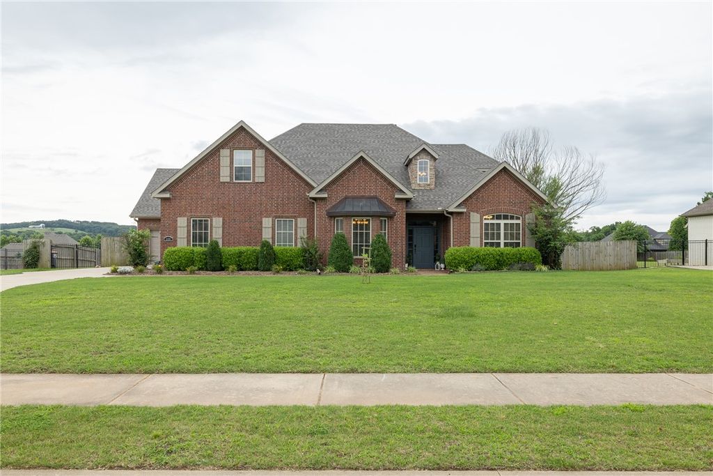 2439 Brookwater Lane, Fayetteville, AR 72703