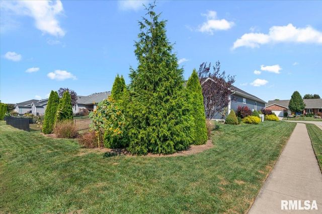 4820 CHESTNUT Drive, Springfield, IL 62711