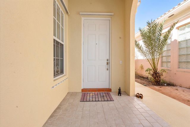 2563 James River Road, West Palm Beach, FL 33411