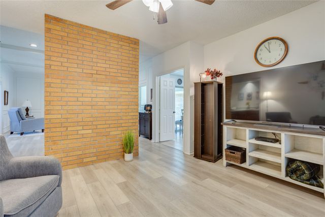 4322 Waycross Drive, Arlington, TX 76016