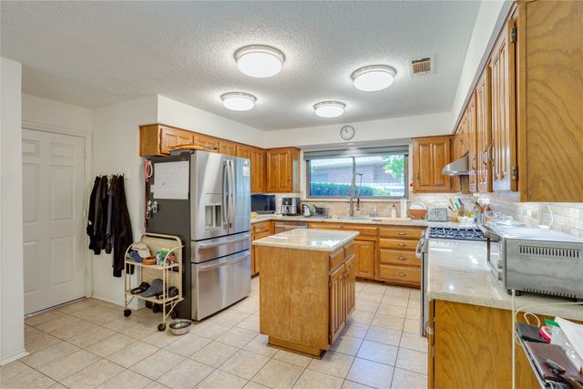 4322 Waycross Drive, Arlington, TX 76016