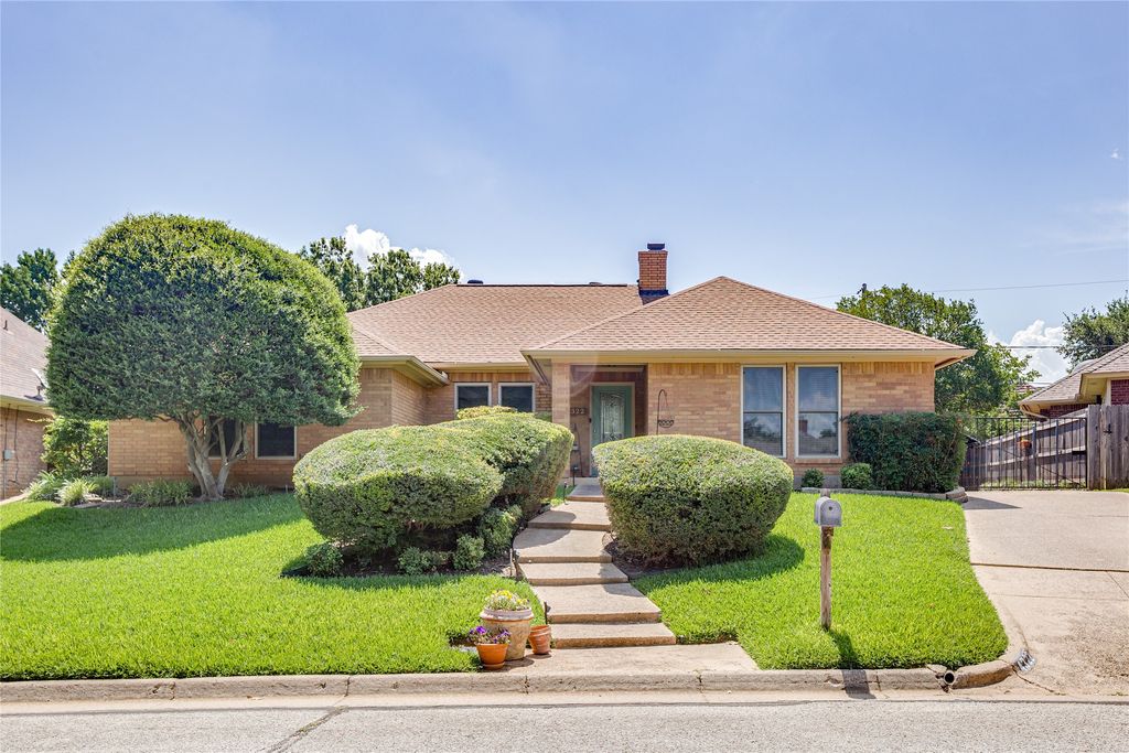 4322 Waycross Drive, Arlington, TX 76016