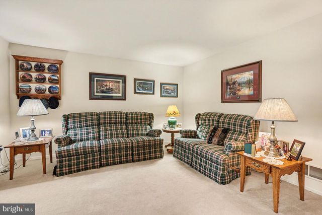 321 CHERRY ST, Pennsburg, PA 18073