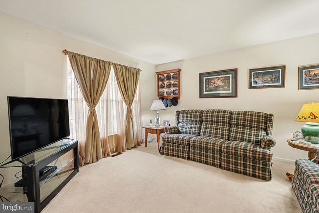 321 CHERRY ST, Pennsburg, PA 18073