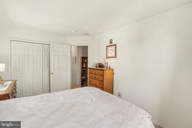 321 CHERRY ST, Pennsburg, PA 18073