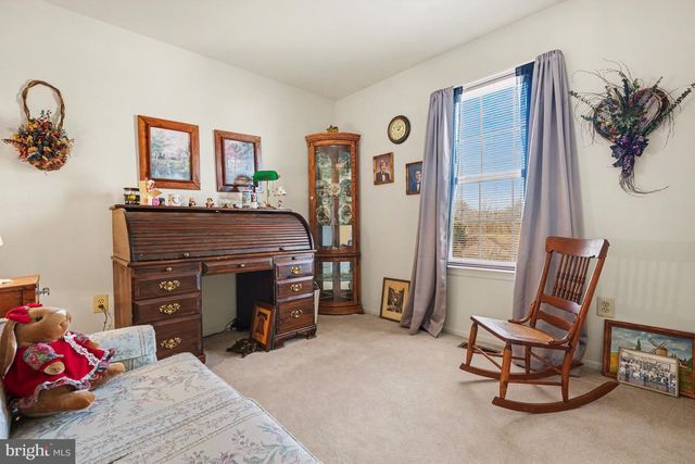 321 CHERRY ST, Pennsburg, PA 18073