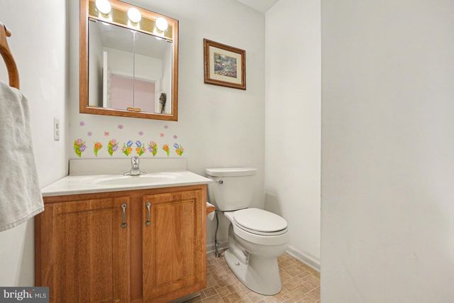 321 CHERRY ST, Pennsburg, PA 18073