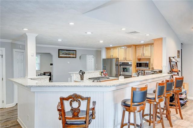 5013 Regina LN, Virginia Beach, VA 23455