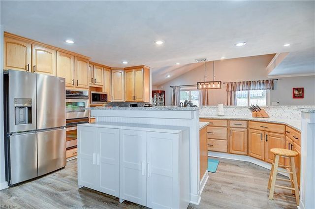 5013 Regina LN, Virginia Beach, VA 23455