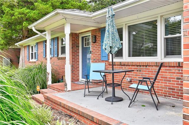 5013 Regina LN, Virginia Beach, VA 23455