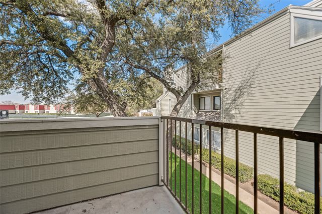 3113 Sondra Drive 206, Fort Worth, TX 76107