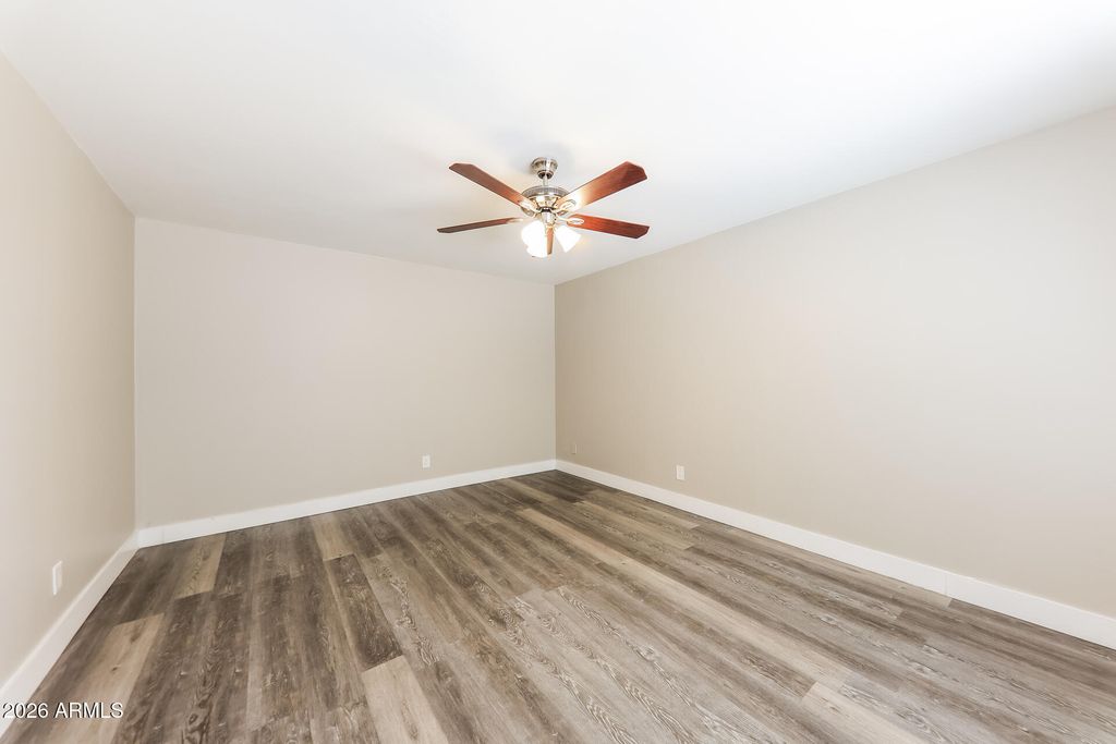 Image 14 of property listing at 10215 N 35TH Drive, Phoenix, AZ 85051