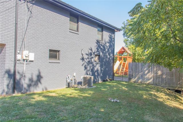 209 Dennis Lane, St Clairsville, OH 43950