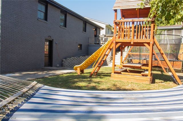 209 Dennis Lane, St Clairsville, OH 43950