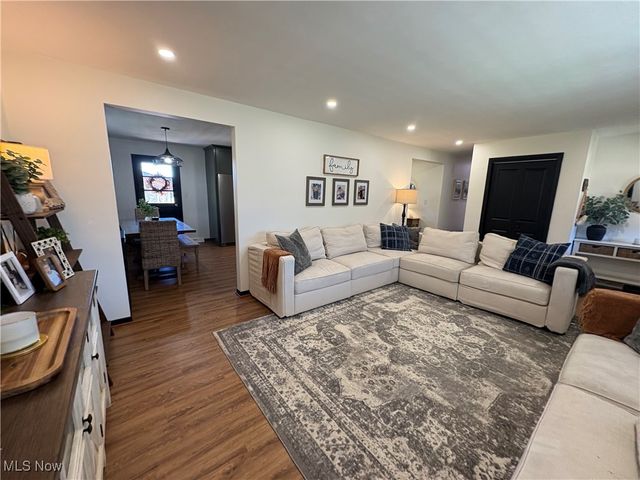 209 Dennis Lane, St Clairsville, OH 43950