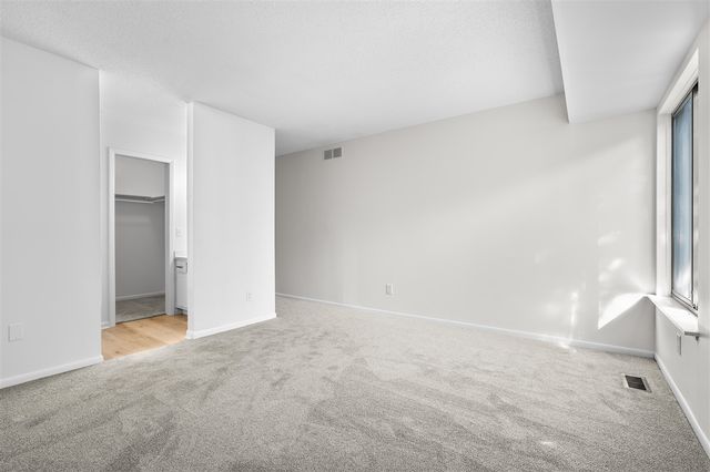 2181 Quail Run Drive 20, Kalamazoo, MI 49009