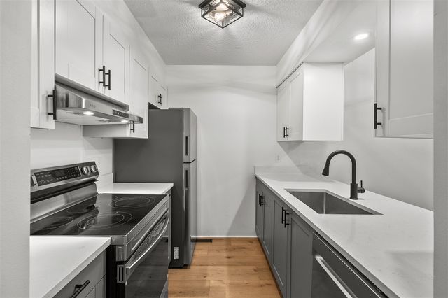 2181 Quail Run Drive 20, Kalamazoo, MI 49009